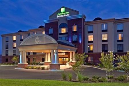 Holiday Inn Express & Suites East Sevierville