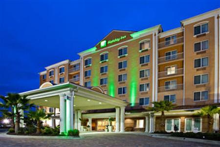 Holiday Inn & Suites