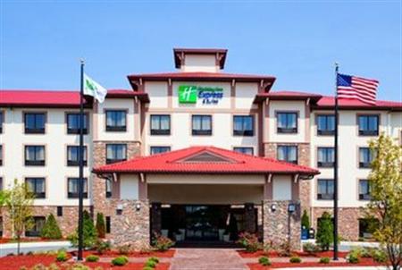 Holiday Inn Express & Suites Nw The Vineyard