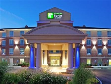 Holiday Inn Express & Suites Cincinnati - Mason