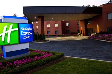 Holiday Inn Express & Suites Lamalfa  Conf Centre