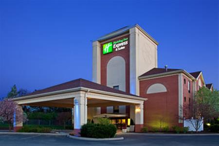 Holiday Inn Express & Suites Cincinnati Northeast