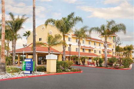 Holiday Inn Express & Suites San Diego-Escondido