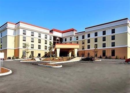 Holiday Inn Express & Suites Harrisburg West