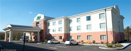 Holiday Inn Express & Suites