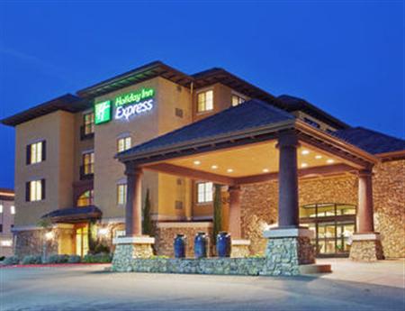 Holiday Inn Express & Suites