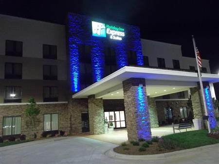 Holiday Inn Express & Suites