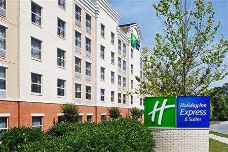 Holiday Inn Express & Suites Huntersville-Birkdale