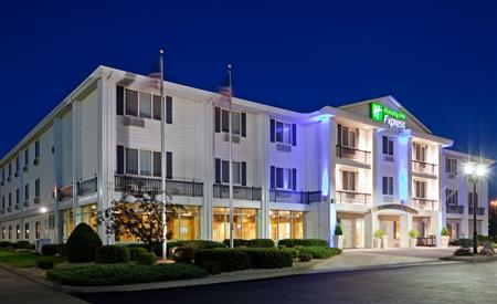 Holiday Inn Express & Suites I-94