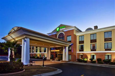 Holiday Inn Express & Suites East Fort Stewart