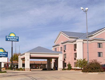 Days Inn And Suites