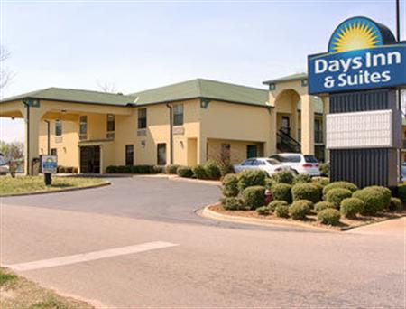 Days Inn And Suites