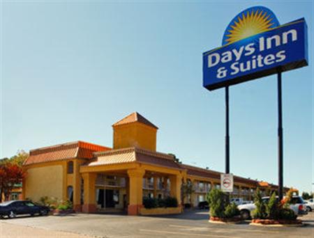 Days Inn And Suites