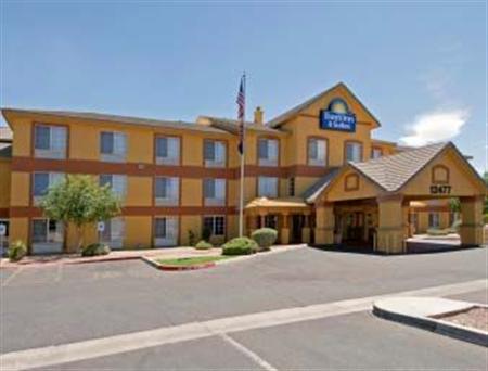 Days Inn & Suites