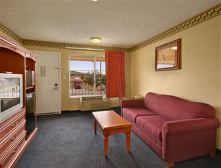 Days Inn And Suites Palmdale Lancaster