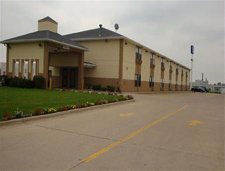 Baymont Inn & Suites