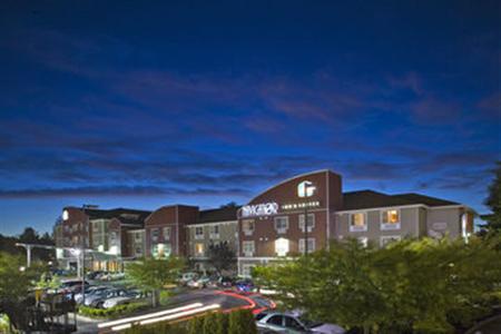 Bw Plus Navigator Inn & Suites