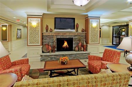 Holiday Inn Express & Suites Geneva Finger Lakes