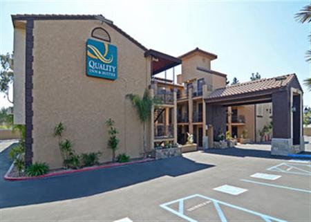 Quality Inn & Suites Near The Border