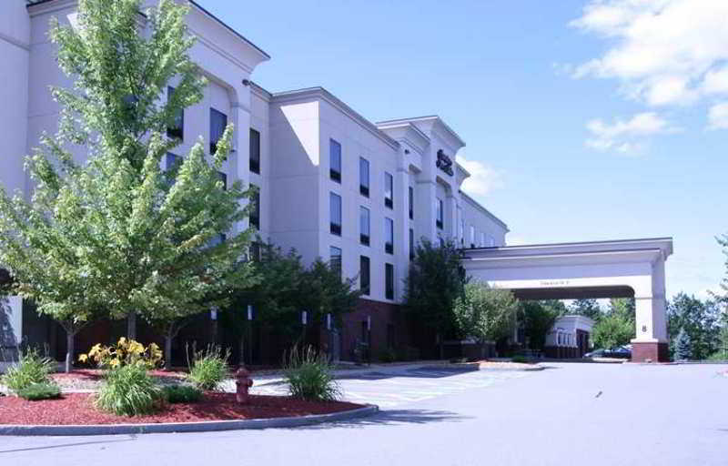 Hampton Inn & Suites Bedford/manchester