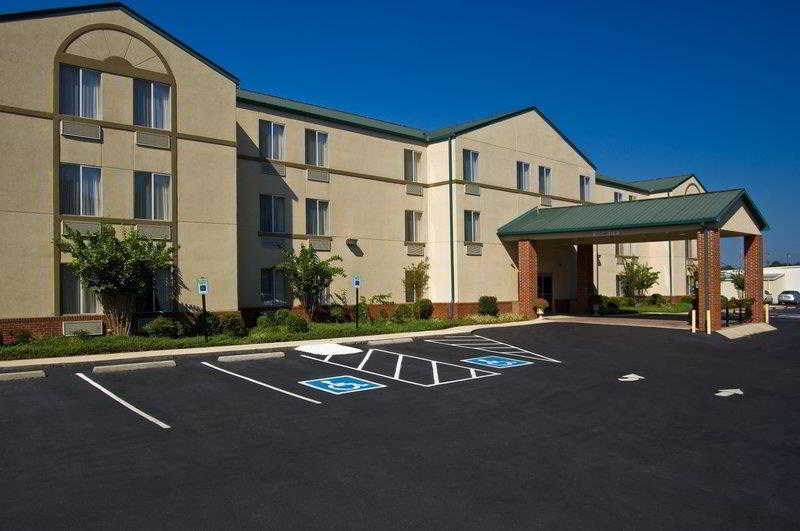 Best Western Plus Russellville Hotel & Suites