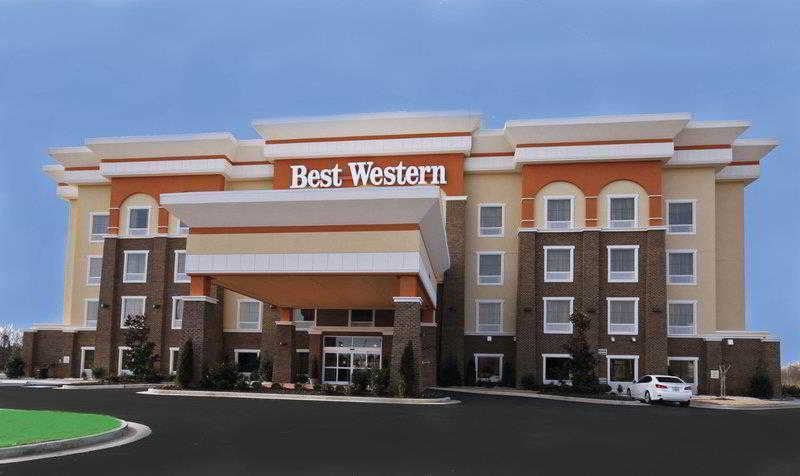 Best Western Plus Goodman Inn & Suites