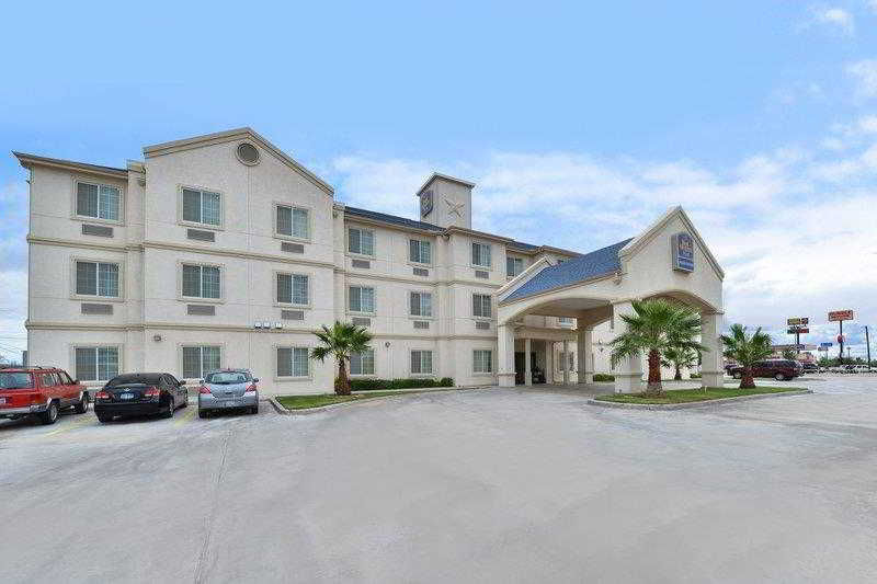 Best Western Plus Monahans Inn & Suites