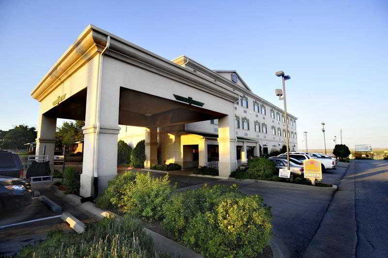 Best Western Plus Shamrock Inn & Suites