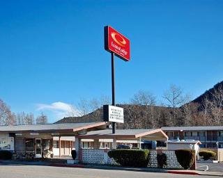 Econo Lodge Inn & Suites