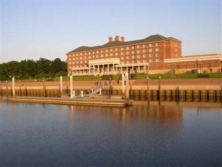 Hilton Garden Inn Suffolk Riverfront