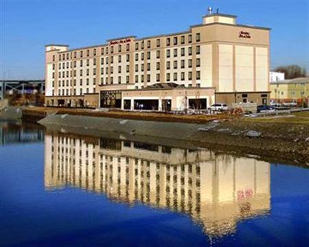 Hampton Inn Suites Newark/harrison-Riverwalk