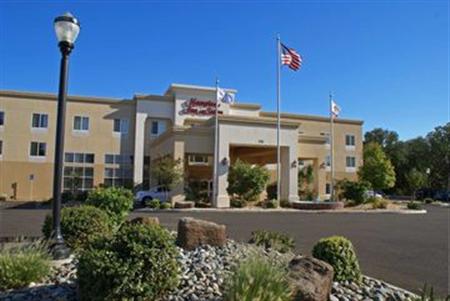 Hampton Inn & Suites