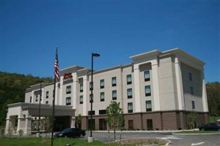 Hampton Inn & Suites