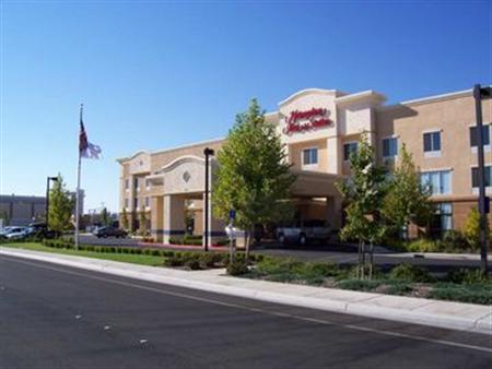 Hampton Inn & Suites