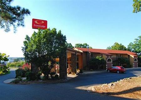 Econo Lodge Inn & Suites