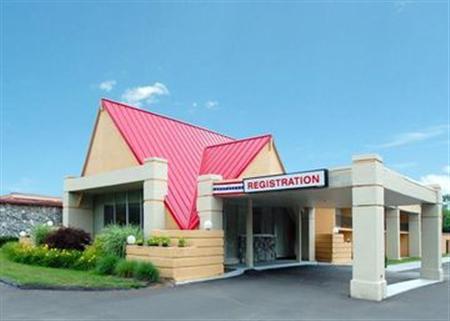 Econo Lodge Inn & Suites