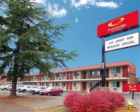 Econo Lodge Inn & Suites