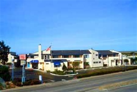 Econo Lodge Bay Breeze