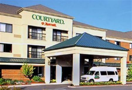 Courtyard By Marriott 