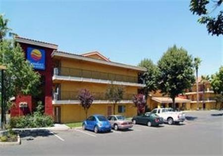 Comfort Inn & Suites Near Folsom Lake