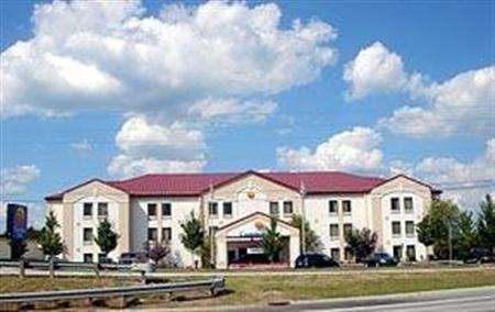 Comfort Inn & Suites At Stone Mountain