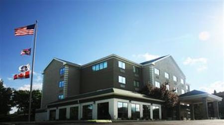 Bw Plus West Akron Inn & Suites