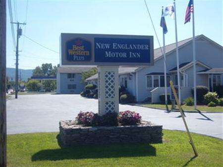 Bw Plus New Englander Motor Inn