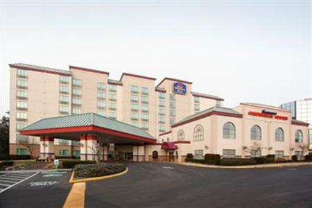 Bw Plus Evergreen Inn & Suites