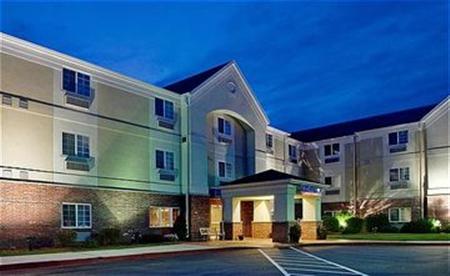 Candlewood Suites 