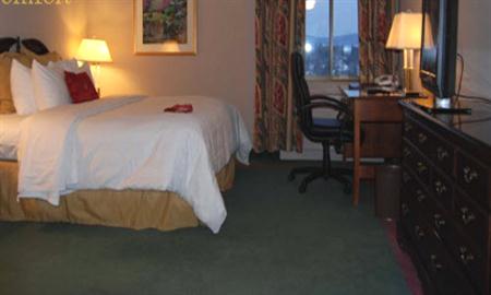 Crowne Plaza Pittsfield-Berkshires