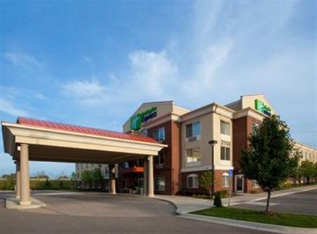 Holiday Inn Express Detroit Farmington Hills