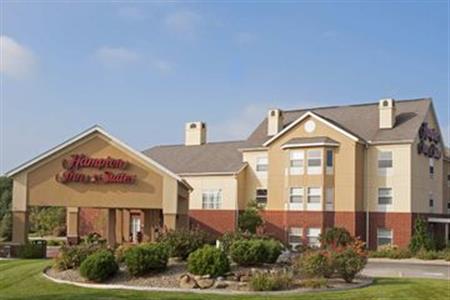 Hampton Inn & Suites Cleveland-Southeast